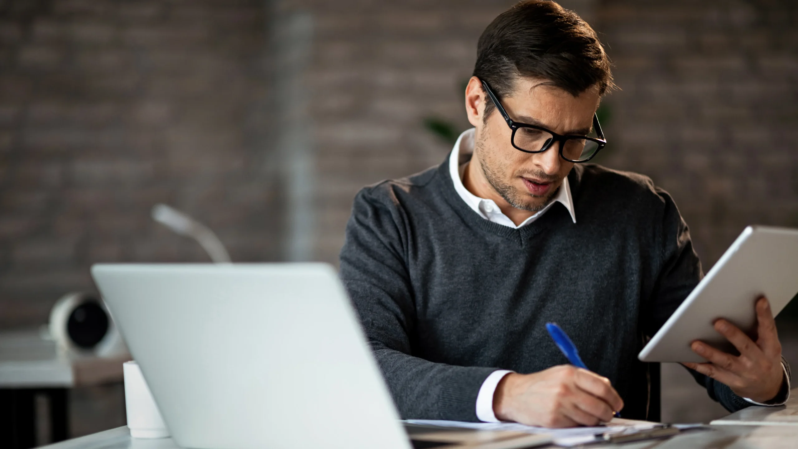 Let AI Handle the Data, Humans Uncover the Insights Img