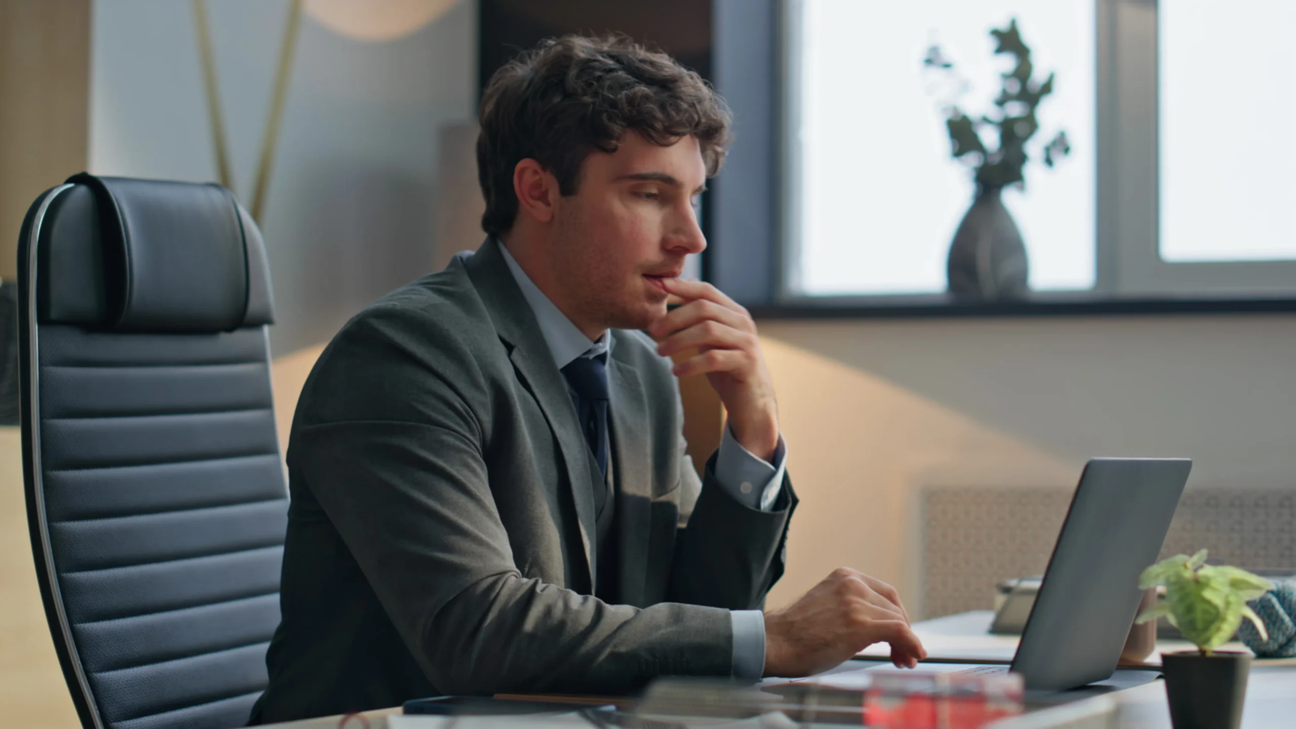 Synthetic Credibility: The Ethics of Using AI in B2B Marketing Img